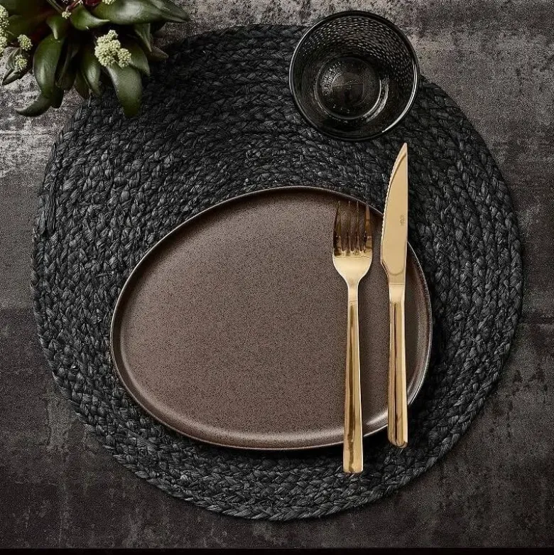 Aida RAW steaksæt guldfarvet 8 dele