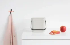 Brabantia Affaldsspand med låg 6L lys grå