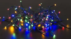 Conzept Jule- lyskæde 80LED multicolor 3xAA batteri med dobbelt timer