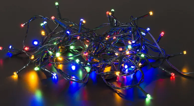 Conzept Jule- lyskæde 80LED multicolor 3xAA batteri med dobbelt timer
