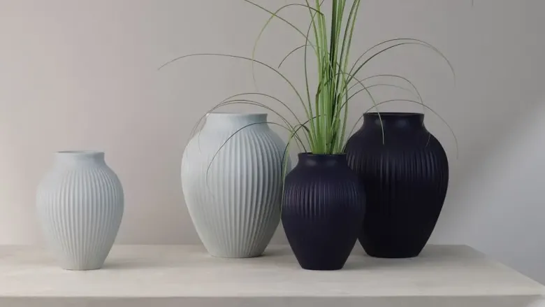 Knabstrup Vase med riller H20 cm mat mørk blå
