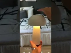 Move Genopladelig bordlampe vinrød