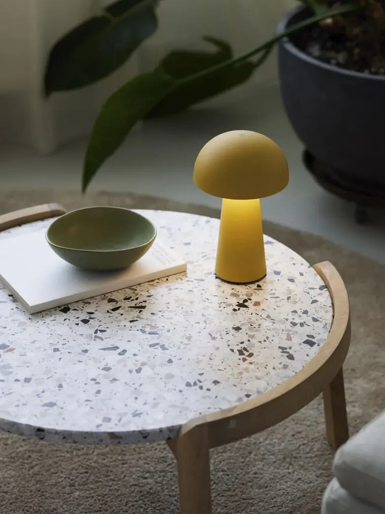 Move Genopladelig bordlampe gul
