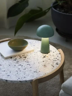 Move Genopladelig bordlampe støvet grøn