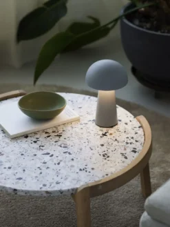 Move Genopladelig bordlampe grå