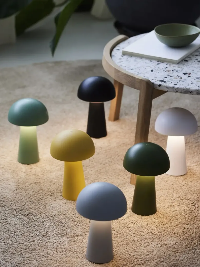 Move Genopladelig bordlampe sort