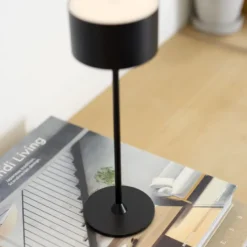 Nielsen Light Bistro Genopladelig Bordlampe Sort