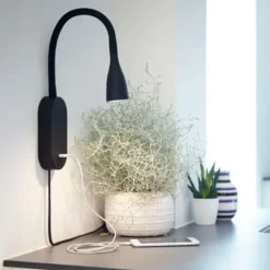 Nielsen Light Eye Væglampe med USB stik & lysdæmper Sort