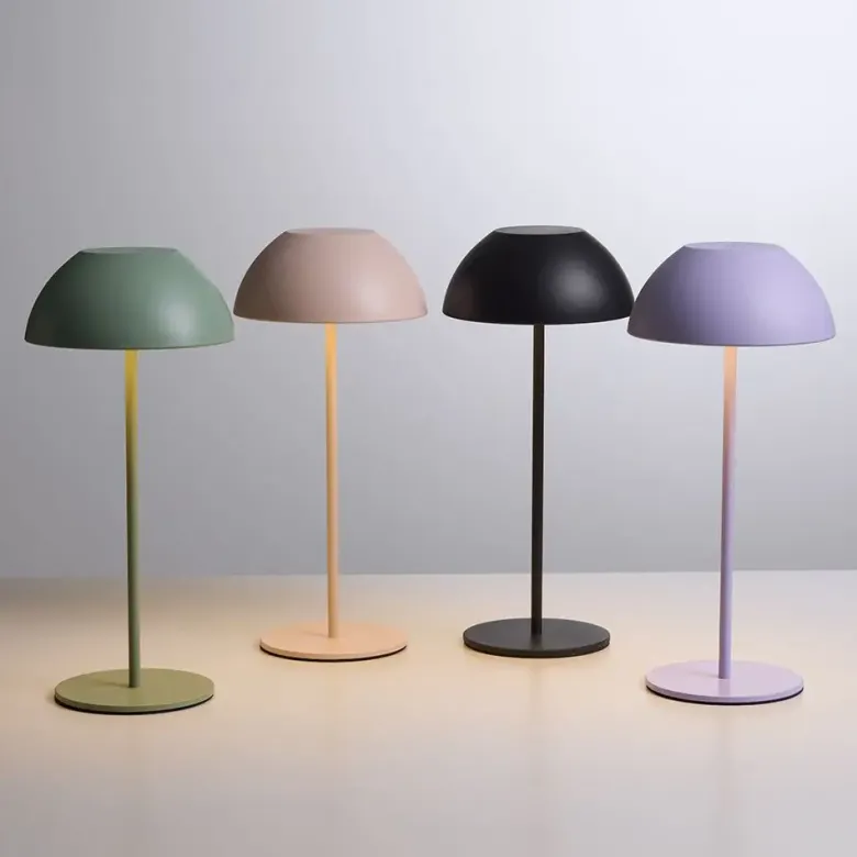 Nielsen Light Luna Genopladelig Bordlampe Lyserød