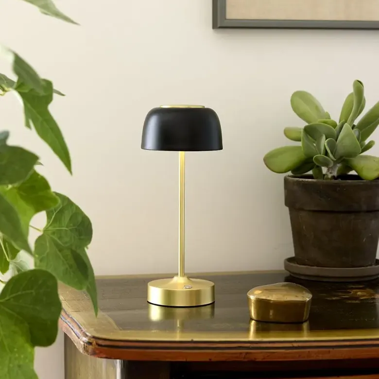 Nielsen Light Royal Genopladelig Bordlampe Sort/guld