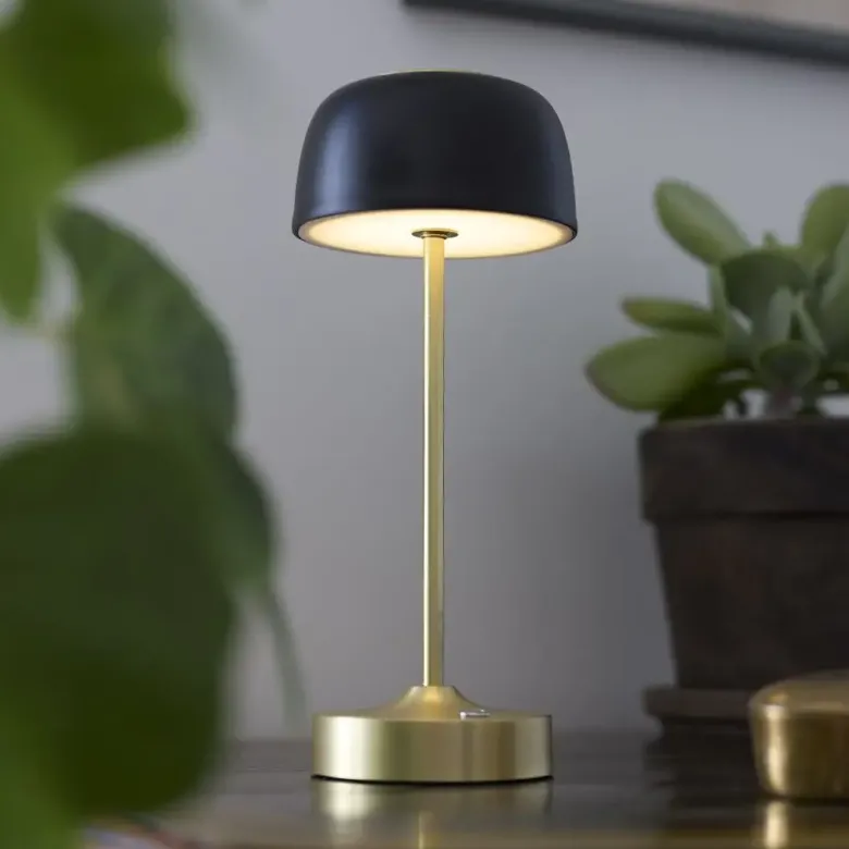 Nielsen Light Royal Genopladelig Bordlampe Sort/guld
