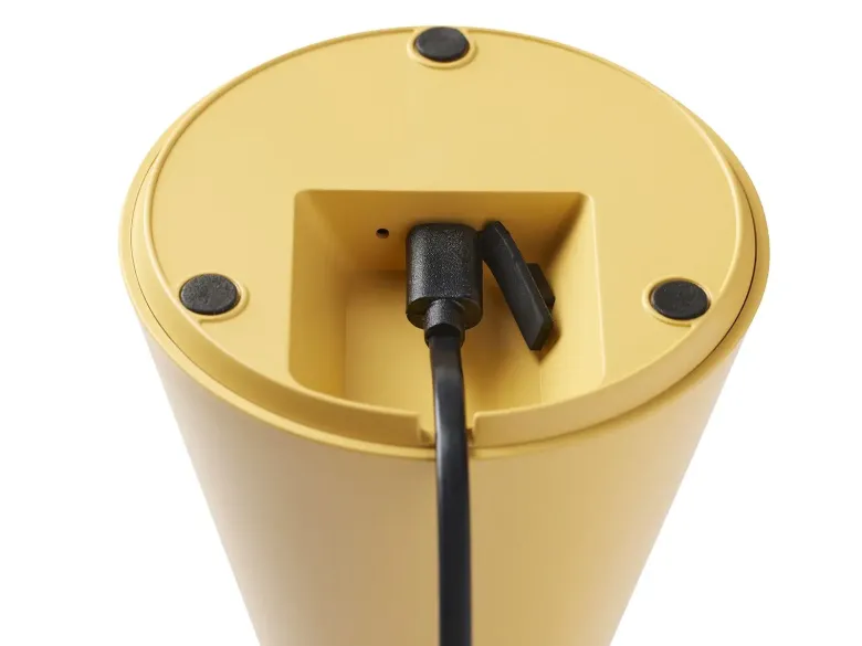 Nyhavn Genopladelig bordlampe gul