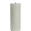 UYUNI LED Pillar Bloklys m. 3D flamme Ø7.8x20 cm Dusty green