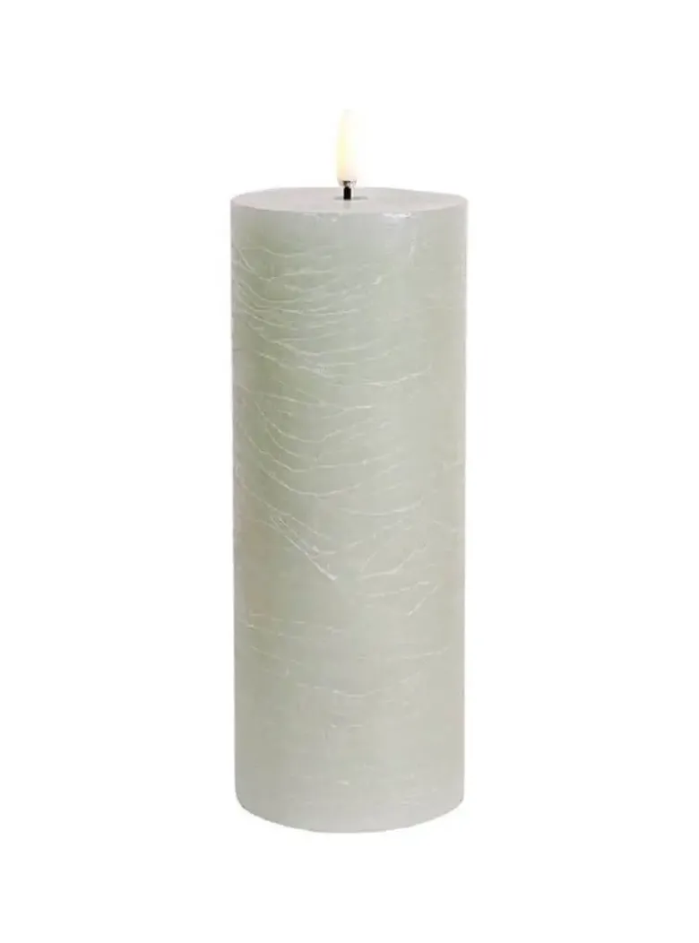 UYUNI LED Pillar Bloklys m. 3D flamme Ø7.8x20 cm Dusty green