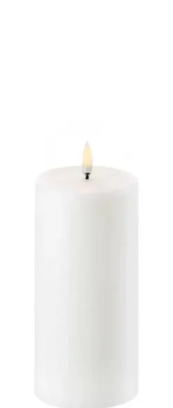 UYUNI LED Pillar Bloklys m. 3D flamme Ø7.8x15 cm (Nordic White)