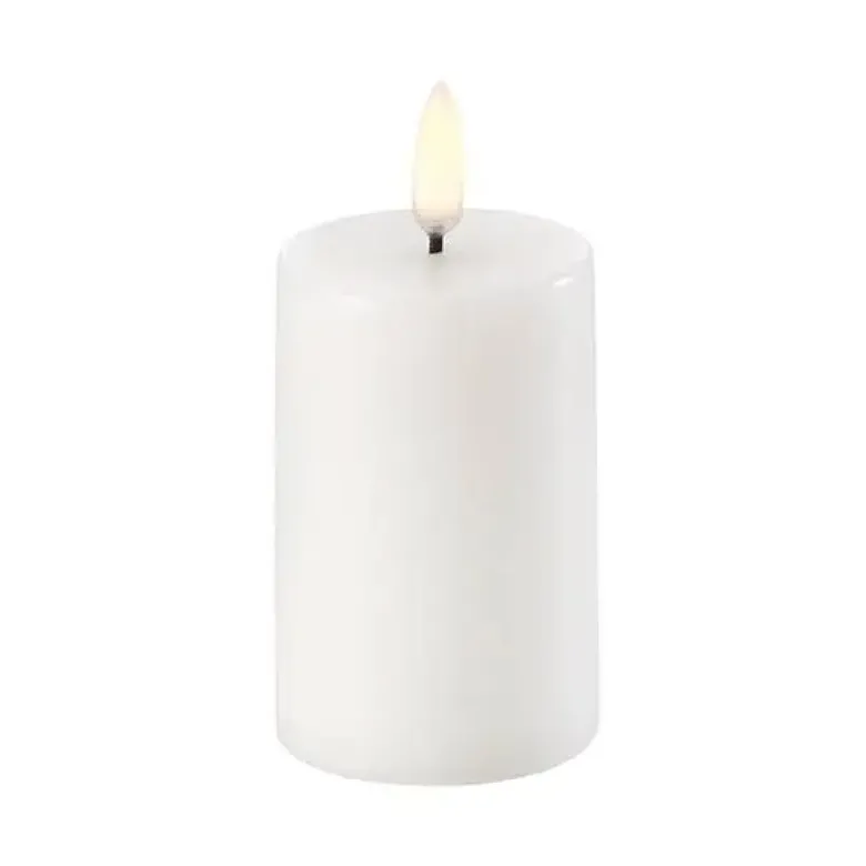 UYUNI LED Pillar Bloklys m. 3D flamme Ø5x8 cm (Nordic White)